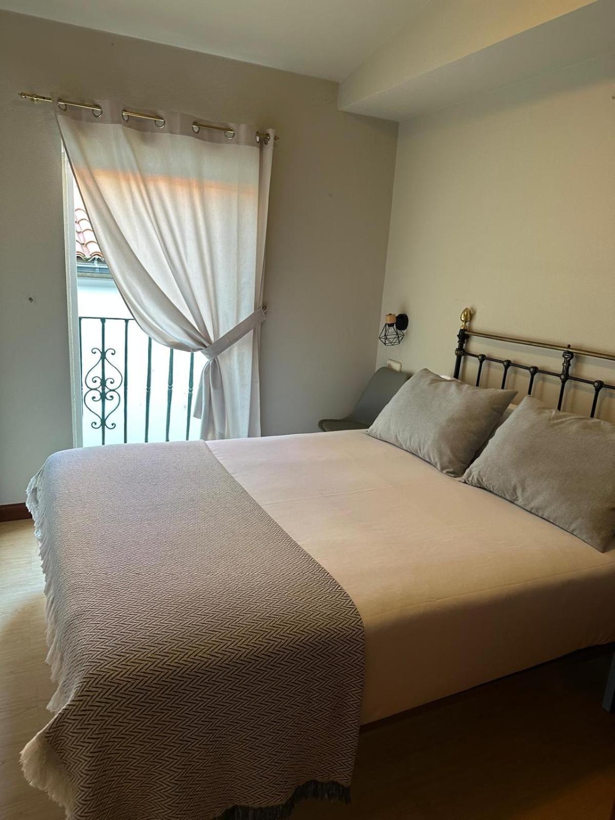 Hotel Real ซานติอาโก เด กอมโปสเตลา ภายนอก รูปภาพ