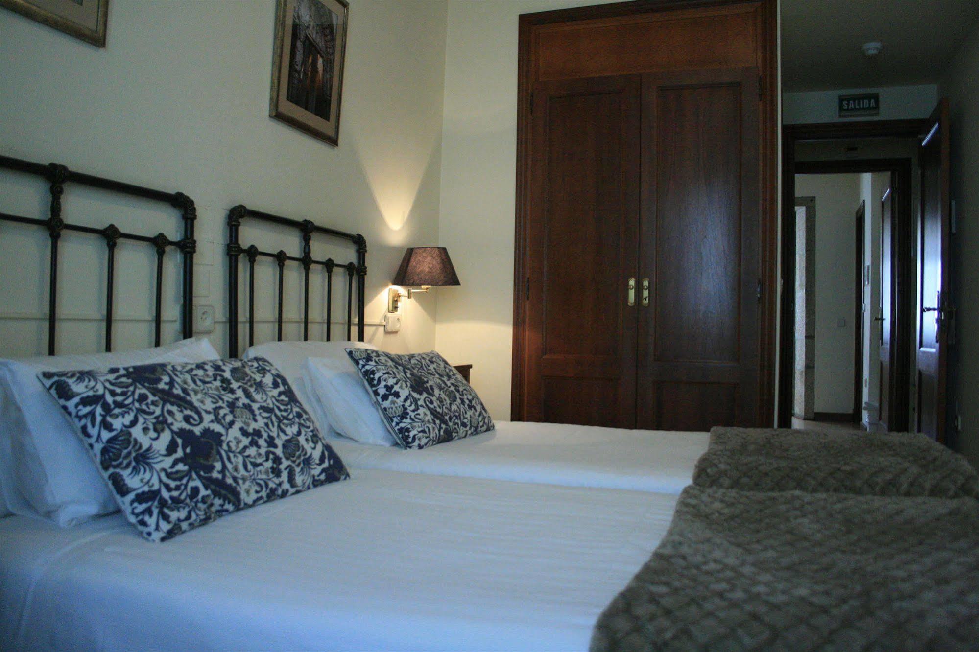 Hotel Real ซานติอาโก เด กอมโปสเตลา ภายนอก รูปภาพ